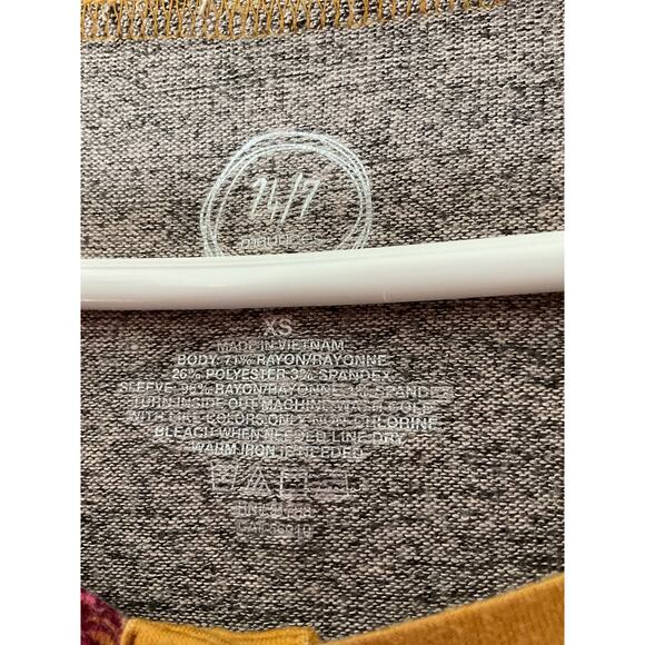 24/7 Maurice’s Knit Top Size XS - Picture 3 of 6